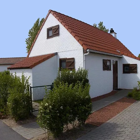 Holiday Home Vissershuis-3 *